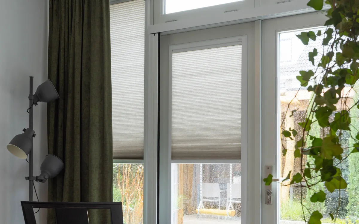 Sfeerafbeelding KeJe Originele Plisséhordeur